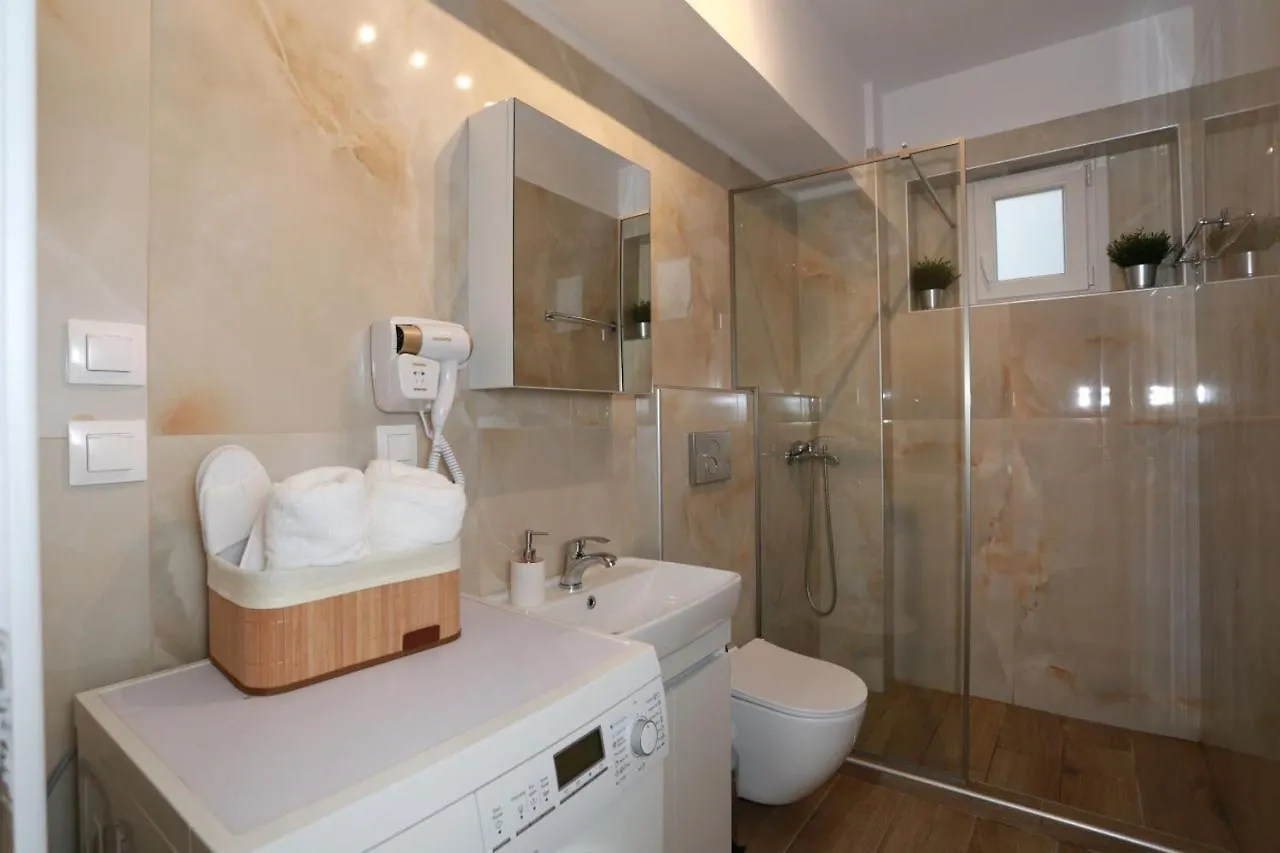 Bianca Suites Νέα Μουδανιά 0*,
