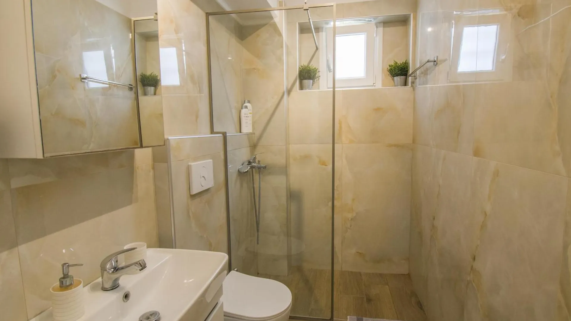 Bianca Suites Néa Mudaniá Apartman